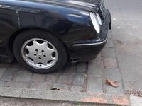 Gebraucht Mercedes E240 2001 Schwarz Limousine