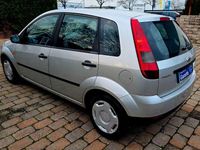 Gebraucht Ford Fiesta 69 PS (50 kW) 2003 Silber Limousine