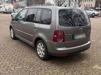 Gebraucht VW Touran 140 PS (102 kW) 2009 Braun Van / Kleinbus