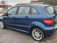 Gebraucht Mercedes B200 140 PS (102 kW) 2010 Blau Van / Kleinbus
