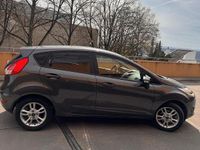 Gebraucht Ford Fiesta Celebration 80 PS (58 kW) 2017 Grau Kleinwagen