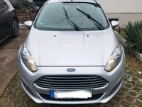 Gebraucht Ford Fiesta 95 PS (69 kW) 2015 Silber Kleinwagen