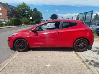Gebraucht Hyundai i30 Edition 99 PS (72 kW) 2013 Rot Coupé