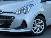 Gebraucht Hyundai i10 Trend 67 PS (49 kW) 2019 Silber Kleinwagen