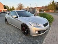 Second-hand Hyundai Genesis 213 CP (156 kW) 2011 Argintiu Coupe