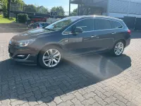 Gebraucht Opel Astra 140 PS (102 kW) 2013 Grau Kombi