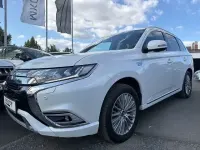 Gebraucht Mitsubishi Outlander P-HEV Plus 224 PS (164 kW) 2019 P) (weiss SUV