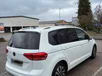 Gebraucht VW Touran Active 150 PS (110 kW) 2021 Weiß Van / Kleinbus