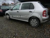Gebraucht Skoda Fabia Exact 54 PS (39 kW) 2003 Silber Kleinwagen