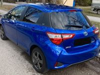 gebraucht Toyota Yaris Hybrid Y20 Club,Carplay, blau met.,privat