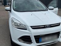 Gebraucht Ford Kuga 149 PS (109 kW) 2015 Weiß SUV