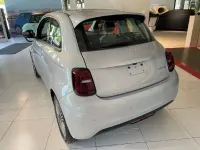 Neu Fiat 500 Icon 65 PS (47 kW) 2026 Blau Limousine