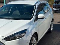 Gebraucht Ford Focus Titanium 125 PS (91 kW) 2016 Weiß Kombi