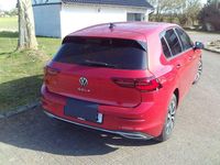 Gebraucht VW Golf VIII Active 131 PS (96 kW) 2021 Rot Limousine