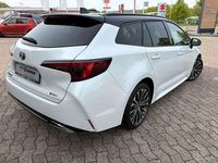 Gebraucht Toyota Corolla Basis 140 PS (102 kW) 2024 Platinum white pearl / black Kombi