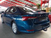 Gebraucht Skoda Octavia Style 150 PS (110 kW) 2020 Lavablau metallic (metallic) Limousine