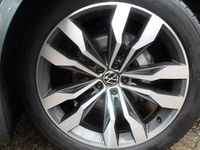 Gebraucht VW Touareg Style 286 PS (210 kW) 2023 Grau SUV