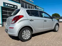 Gebraucht Hyundai i20 Edition 86 PS (63 kW) 2014 Silber Kleinwagen