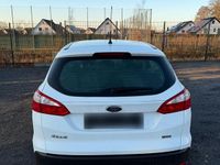 Gebraucht Ford Focus 101 PS (74 kW) 2014 Weiß Kombi