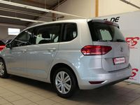 Gebraucht VW Touran Trendline 110 PS (80 kW) 2016 Silber Van / Kleinbus