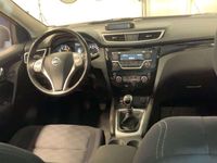 Gebraucht Nissan Qashqai Acenta 116 PS (85 kW) 2016 Rot SUV