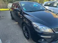 Usado Kia Ceed 125 CV (91 kW) 2012 Negro Utilitario