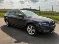 Gebraucht Skoda Octavia Elegance 179 PS (131 kW) 2014 Black magic perleffekt Kombi