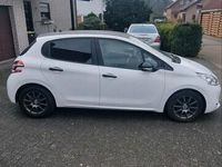 gebraucht Peugeot 208 1,4 hdi Top zustand