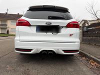 Gebraucht Ford Focus ST 250 PS (183 kW) 2016 Weiß Kombi