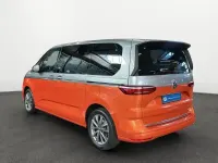Gebraucht VW Multivan Life 150 PS (110 kW) 2023 Orange Van / Kleinbus