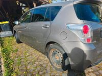 Gebraucht Toyota Verso 111 PS (81 kW) 2015 Silber Van / Kleinbus