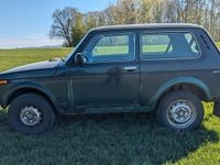 Second-hand Lada niva 83 CP (61 kW) 2012 Verde SUV