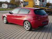 Gebraucht Alfa Romeo 147 105 PS (77 kW) 2008 Rot Kleinwagen