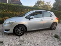 Gebraucht Toyota Auris Sol 124 PS (91 kW) 2008 Silber Kleinwagen