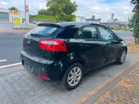 Gebraucht Kia Rio 86 PS (63 kW) 2014 Limousine