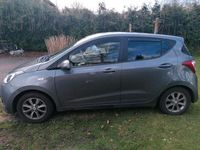 Gebraucht Hyundai i10 87 PS (63 kW) 2015 Grau Kleinwagen