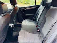 Gebraucht VW Passat 140 PS (102 kW) 2014 Grau Limousine