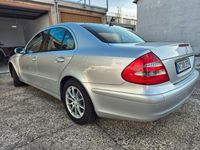 Gebraucht Mercedes E200 Classic 163 PS (119 kW) 2006 Grau Limousine