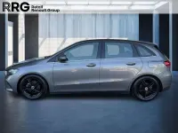Gebraucht Mercedes B180 116 PS (85 kW) 2024 Mountaingrau  met. Kleinwagen