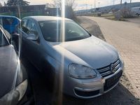 Second-hand VW Jetta 105 CP (77 kW) 2007 Argintiu Berlinǎ