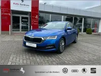 Gebraucht Skoda Octavia Ambition 150 PS (110 kW) 2023 Race blue metallic Kombi