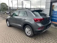 Usado VW T-Roc Life 150 HP (110 kW) 2023 Cinzento SUV