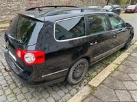 Second-hand VW Passat 140 CP (102 kW) 2005 Negru Break