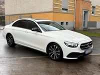 Gebraucht Mercedes E220 200 PS (147 kW) 2022 Weiß Limousine