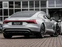 Gebraucht Audi e-tron GT quattro Comfort 350 kW (476 PS) 2023 Florettsilber metallic Limousine