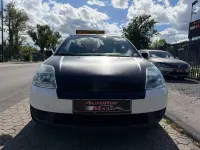 Gebraucht Ford Fiesta Basis 60 PS (44 kW) 2003 Diamantweiß Kleinwagen