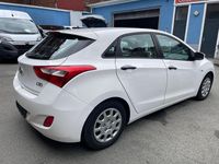 Gebraucht Hyundai i30 Trend 90 PS (66 kW) 2012 Weiß Limousine