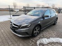 Gebraucht Mercedes A180 122 PS (89 kW) 2016 Grau Limousine