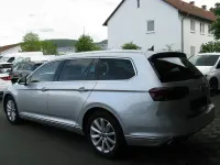 Gebraucht VW Passat Elegance 150 PS (110 kW) 2023 Silber Kombi