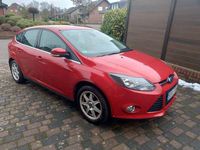 Gebraucht Ford Focus Titanium 125 PS (91 kW) 2011 Rot Limousine